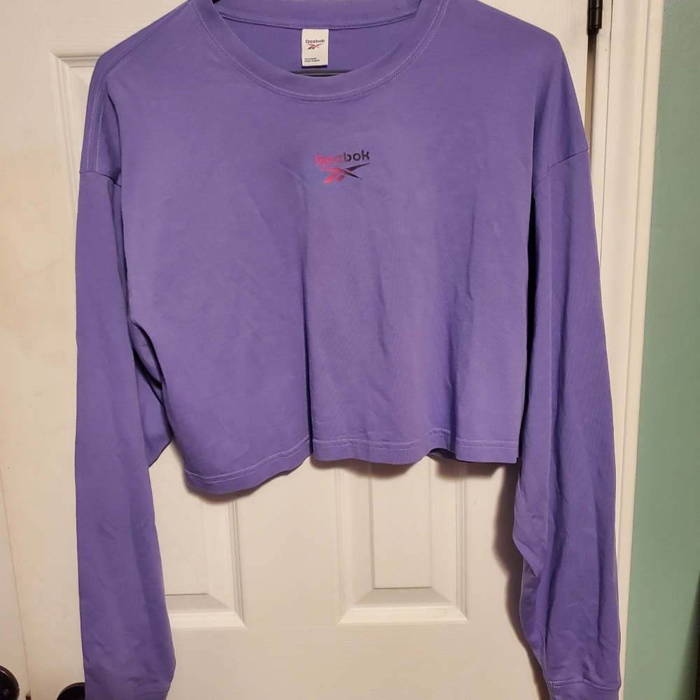 Long sleeve crop top